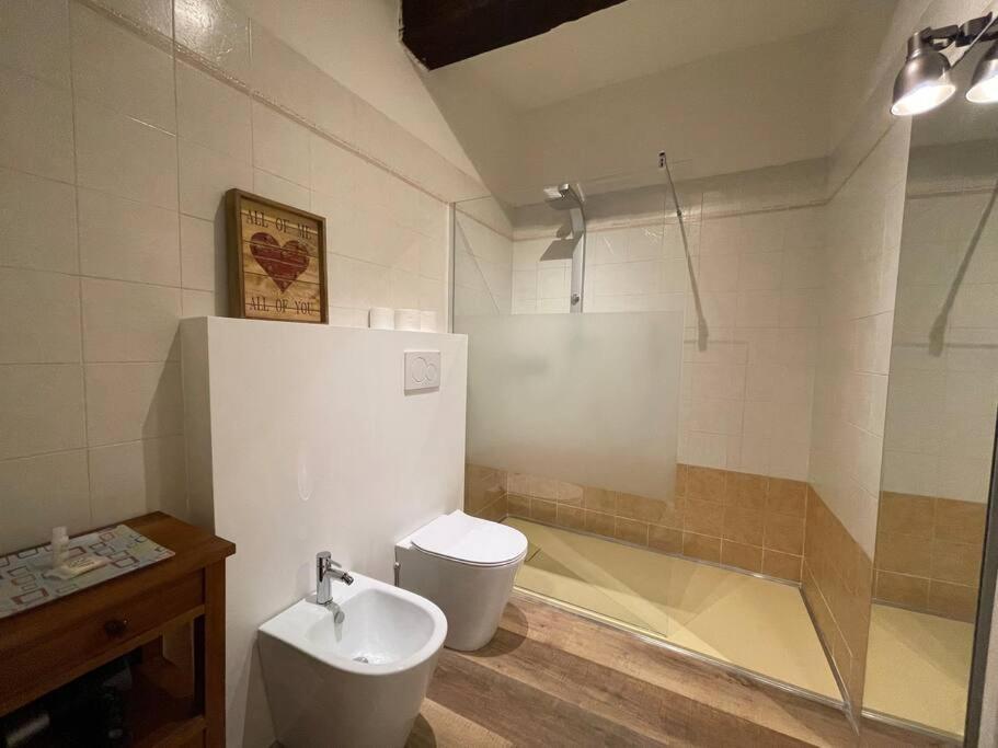 Estense 12 Appartamento In Centro Citta แฟร์รารา ภายนอก รูปภาพ